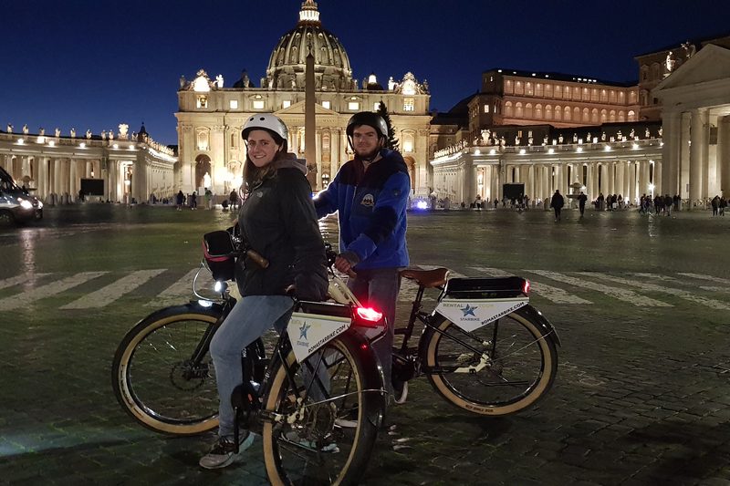 Private night e-bike tour of Rome with illuminated landmarks