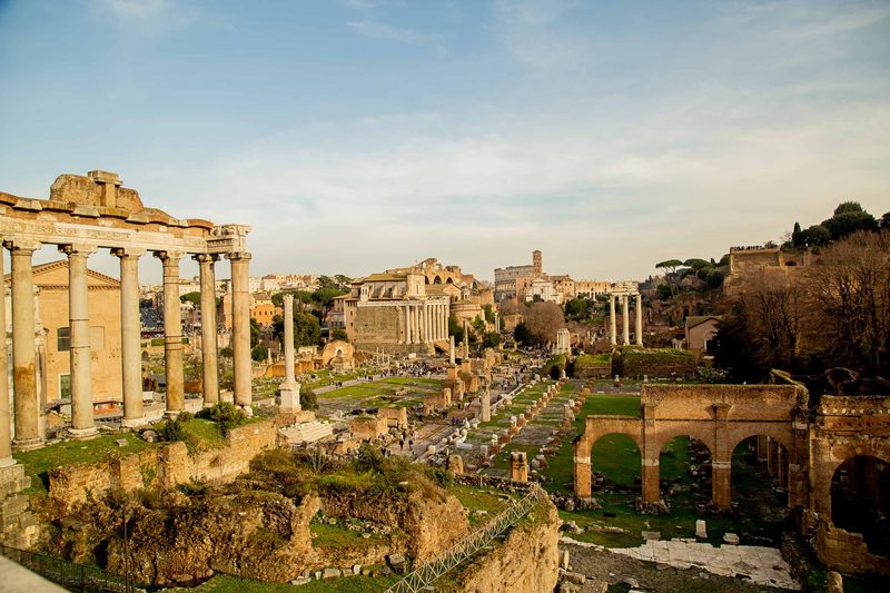 Half-day Rome highlights e-bike tour with Colosseum entry